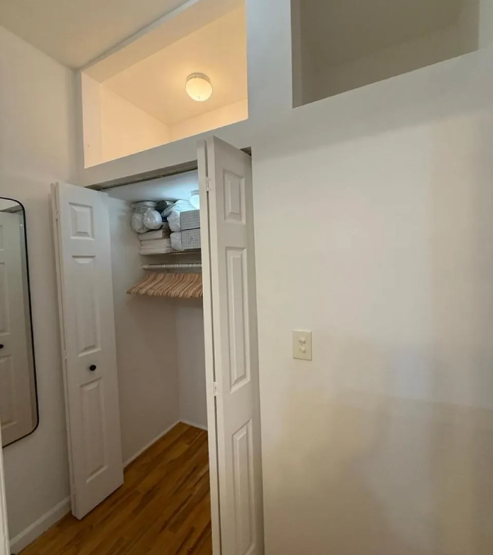 Cottage 215 Apartments New York